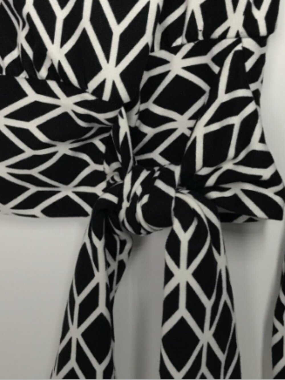 Women's L/S Top | Black/White Geometric & Side Tie - Picture 6 of 8